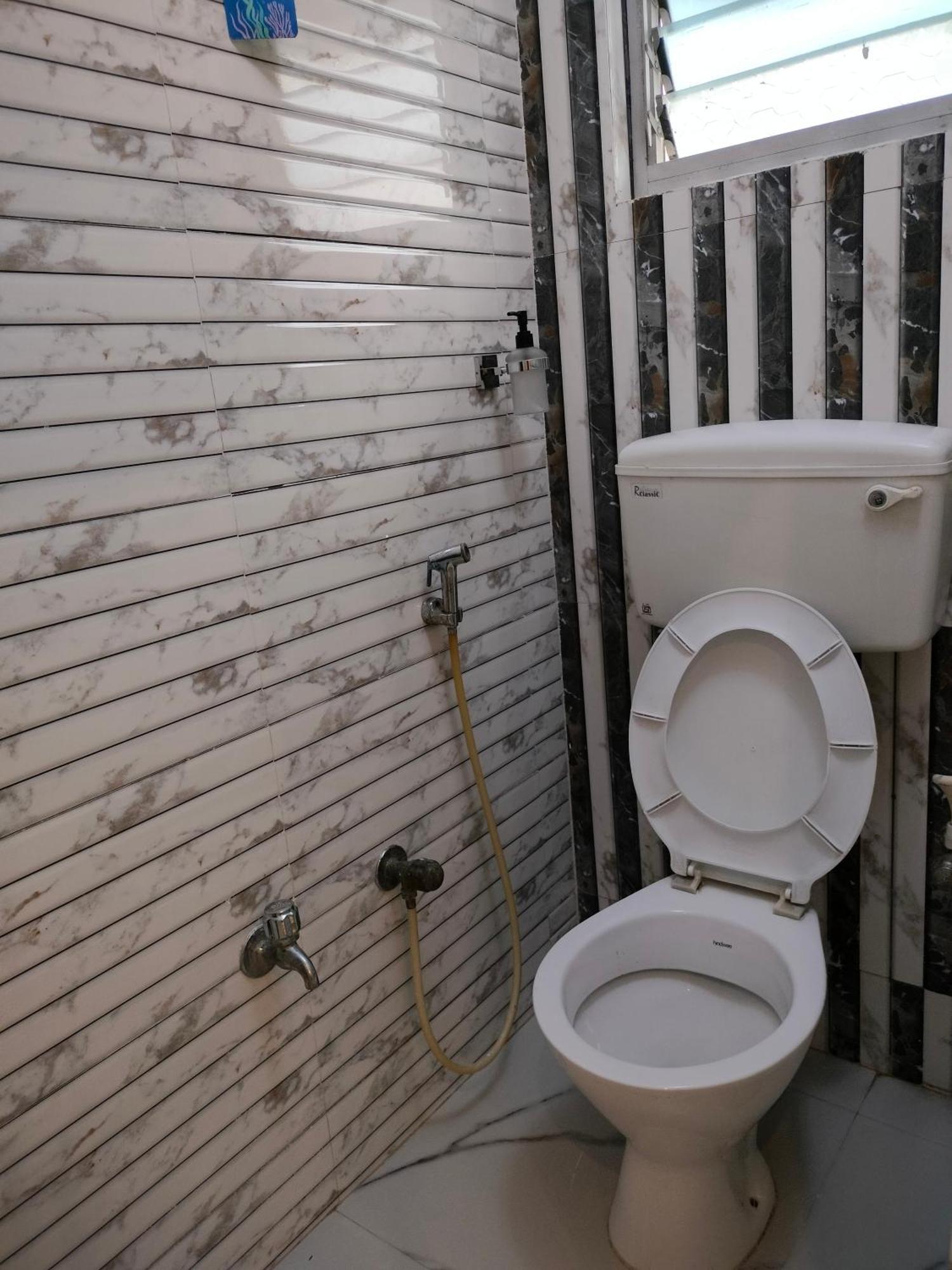 Kollolini Kolkata Bed & Breakfast Ngoại thất bức ảnh