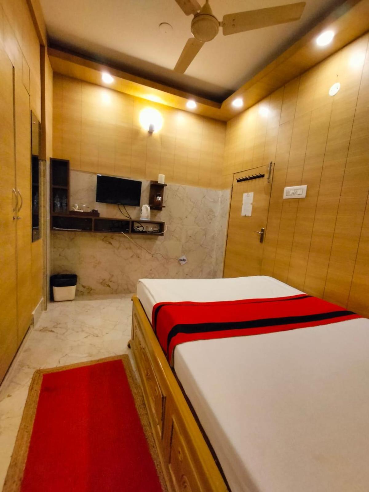 Kollolini Kolkata Bed & Breakfast Ngoại thất bức ảnh