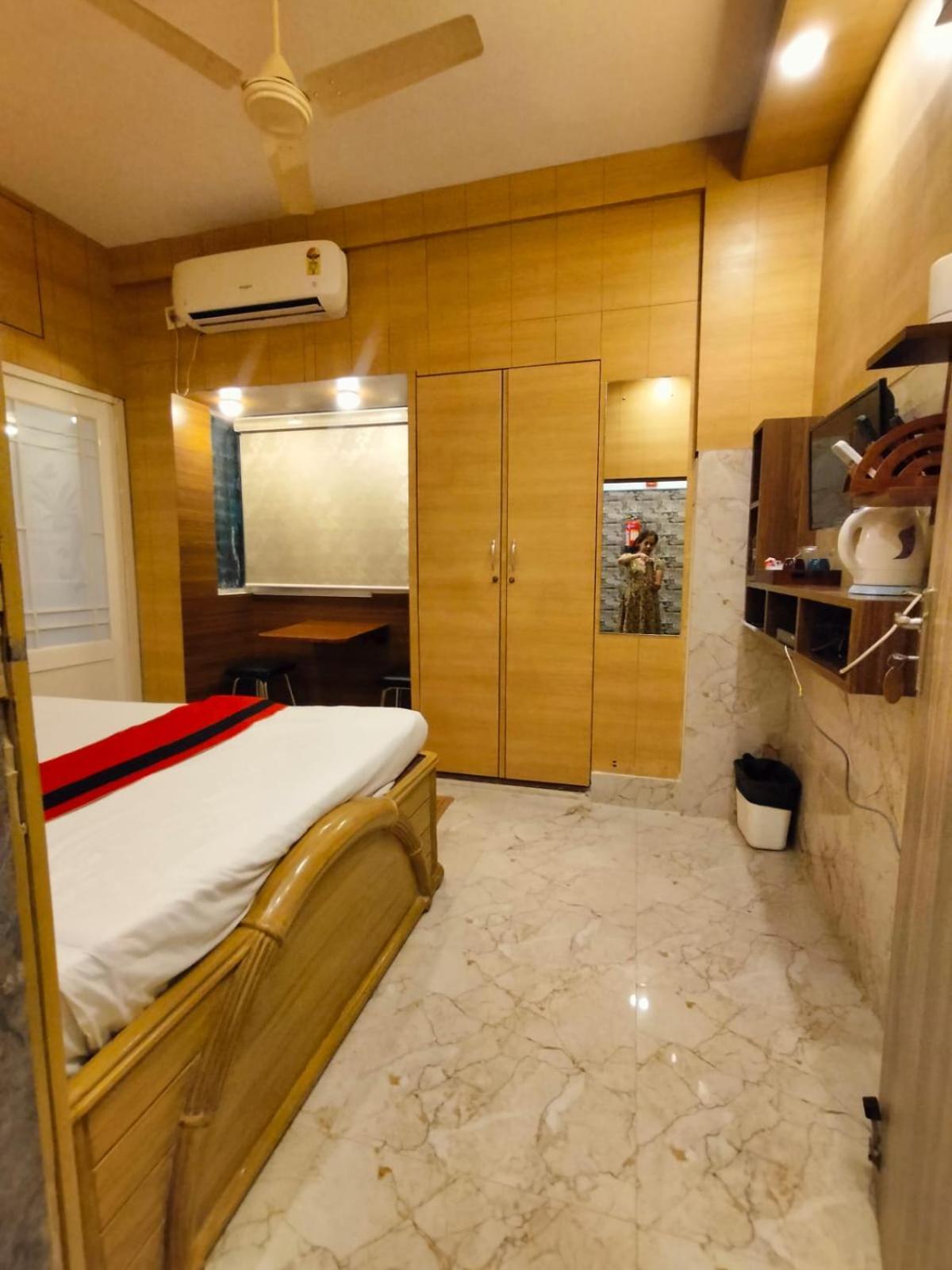 Kollolini Kolkata Bed & Breakfast Ngoại thất bức ảnh